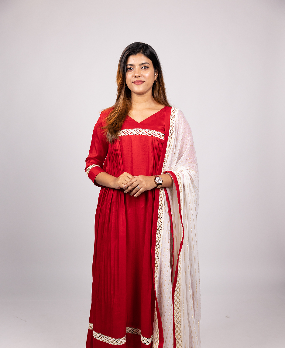 Elegant pink designer silk saree with intricate embroidery